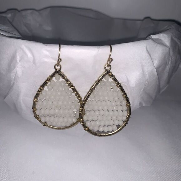 Marlyn Schiff Beaded White Crystal Earrings Tear Drop Dangle Gold Cream Wired - Picture 7 of 8